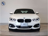 【キドニーグリル】BMWは約90年もの間、ほぼ全ての車両にひと目でBMWだと分かるこの特徴的なフロントグリルが備えられ、デザイン・アイコンとして親しまれてきました。