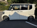 外装に目立つ傷や凹みはありません。