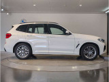 BMWでは重量配分にもこだわりがあり、FRモデルでは50:50とFFモデルでも60:40と前後の重量バランスにこだわり、軽快なハンドリングを実現しております。