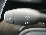 ウィンカーレバーとワイパーレバーが国産車とは左右逆になります!