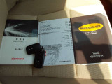 車両の取り扱い説明書とナビゲーションの取り扱い説明書は共に揃っております。