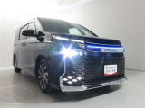 高輝度で点灯速度が速く、しかも消費電力の少ないLEDヘッドライトが装備されています!LEDの明るい光が走行中の視界の確保をサポートして、夜のドライブがより楽しく安全に運転できます♪