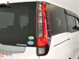 LEDテールライトです。省電力、高輝度のLEDは明るく照らすので夜間運転時の視認性を高めます。スタイリッシュな見た目で細かいところもこだわりたいあなたに!