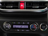 車内を快適に、オートエアコンを装備しています。