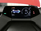 視認性の良いスピードメーターですね。夜も見やすく表示されますので運転が楽しくなります。