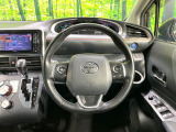 【純正革巻きステアリング】上質な革を使用することで、手にしっかり馴染みとても運転しやすいハンドルです♪