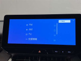 いまや必須装備「ナビゲーション」搭載!知らない場所にスイスイッとドライブ。もう、これなしではハンドルを握れませんね!でも運転中の操作は危険ですのでご注意ですね☆