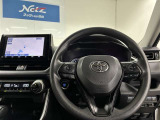 使いやすく運転しやすいレイアウトの運転席周り。