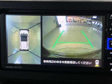 パノラミックビューモニター付きです。車両を上から見たような映像をディスプレイオーディオ画面に表示。運転席からの目視だけでは見にくい、車両周辺の状況をリアルタイムでしっかり確認できます。