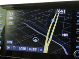メーカー装着のディスプレイオーディオを装備しております。