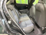 コンパクトカーですが、セカンドシートは十分な広さがあり快適にお乗りいただけます♪シートを倒して大きな荷物を積んだりと、用途の幅が広い1台です。