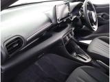 高いホールド性で運転姿勢が安定します。長距離ドライブでも疲れにくいのが魅力です。快適なドライビングライフをお送りください♪