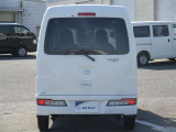国家整備資格を取得しておりますメカニックが、大切なお客様のお車をご納車に向けて整備致します♪