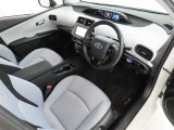 シンプルで使いやすいデザインの運転席です。