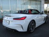 名鉄AUTOオリジナルコーティングMコートをはじめウインドフィルム施工、ドライブレコーダー取付、BMWパフォーマンスアクセサリーなど各種承ります。