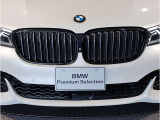 【キドニーグリル】BMWは約90年もの間、ほぼ全ての車両にひと目でBMWだと分かるこの特徴的なフロントグリルが備えられ、デザイン・アイコンとして親しまれてきました。