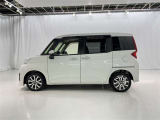 両側パワースライドドア付きだから、狭い駐車スペースなどでの 乗り降りラクラク!小さなお子さまのいるご家庭には嬉しい装備。