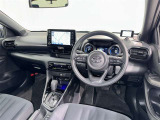 運転席まわりです。 各操作スイッチは使いやすい位置に配置されてます。