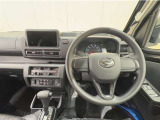 運転しやすいインパネ周りです。見やすいレイアウトで運転をサポートします☆☆