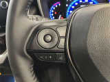 ステアリングスイッチ付き。前方から目を離すことなく操作することが可能です。