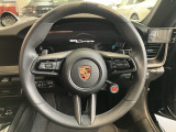 オプション設定のレザーリム仕上ヒーター付GTスポーツステアリングホイール/マットカーボンインレイ(パワーステアリングプラス付)