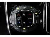 運転席と助手席、それぞれ温度調節ができ、オールシーズン快適なオートエアコンとなっております!