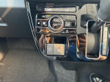 電動パーキングブレーキ&オートブレーキホールド機能で運転をアシスト。