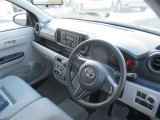 乗り降りしやすい運転席です