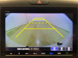 リアカメラ付で、後方をナビ画面で確認。車庫入れも安心です。もちろん、バックギアと連動しています。