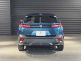 リアフォルムも存在感があり車作のこだわりが感じられます。