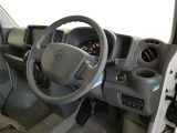 視界も広々で見晴らしの良い運転しやすいコックピットです。