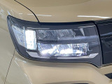 【LEDヘッドライト】明るい光が瞬時に立ち上がり、必要な場所を均一に照らします。寿命も長く省エネで、スタイリッシュなデザインは現代の主流です♪