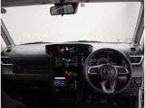 オシャレなインテリアで運転する気分も盛り上がりますよね^^