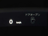 ヘッドアップディスプレイは視認性が非常に良く、運転時の視線を逸らさず様々な情報の確認が行えます。