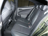 F専用本革シート。高級感ある内装で運転をより快適にします。