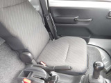 運転席シ-ト修理中です。