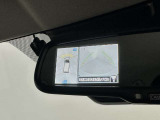 ルームミラーにクリヤーなカメラ映像で後方視界サポート!車両周囲安全確認にも役立つ、アラウンドビューモニター映像 スマート・ルームミラー装備!