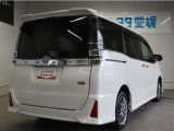 低燃費で環境にもやさしいハイブリッド車です。