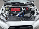 エンジンはハイカムを組んでGTタービンで推定400PSを発揮します!街乗りも普通に乗りやすくて速い!誰もが乗れるし速い!