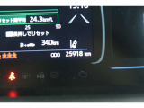 当社の中古車には1年間走行距離無制限の『ロングラン保証』がついています。年式は問わず、全国約5,000ヶ所のトヨタのお店で保証修理を受けることができます。