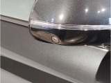 【BMWミラー】視認性の高いスタイリッシュなミラー。自動防眩機能も付いており夜間のドライビングをサポートします。