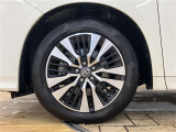【純正アルミホイール】純正ならではの車とマッチしたデザイン!高級感やスポーティーさを際立たせます。サイズもピッタリで、丈夫なので走行性能を十分引き出せます。