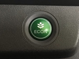 ★ECONスイッチ★ エコドライブを加速しよう!スイッチをONにすると、運転の仕方によるロスを抑え込み燃費をよくするようクルマが頑張ります(*^ー^*)燃費向上にチャレンジ♪