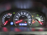 運転席のメータパネル類は常に視界に入る場所ですので、大事なチェックポイントです。ぜひ実際にご乗車ください。