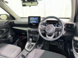 運転席まわりです。 各操作スイッチは使いやすい位置に配置されてます。