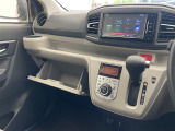 【 オートエアコン 】車内温度を感知して自動で温度調整をしてくれるのでいつでも快適な車内空間を創り上げます。