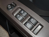 電動格納式ドアミラー・パワーウインドウを装備しています。