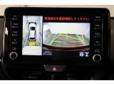 車両を上から見たような映像表示するパノラミックビューモニター付き!