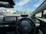運転席からの視界!外側からの見た目からは信じられないくらい前方視界が良いんです!