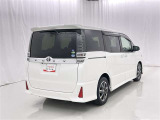 走りにこだわりながら収納力も持ち合わせたお車です。荷物を載せて軽快なドライブを楽しめますよ♪